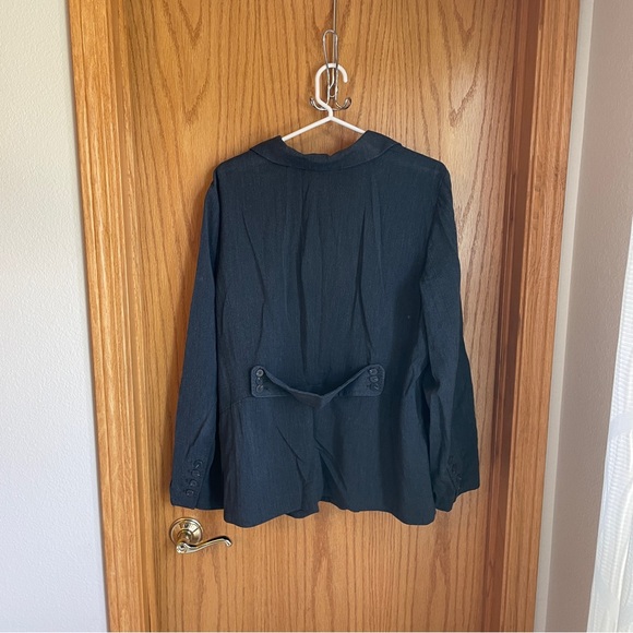 Lane Bryant gray blazer, size 20, accents of buttons and top stitching - Picture 9 of 9